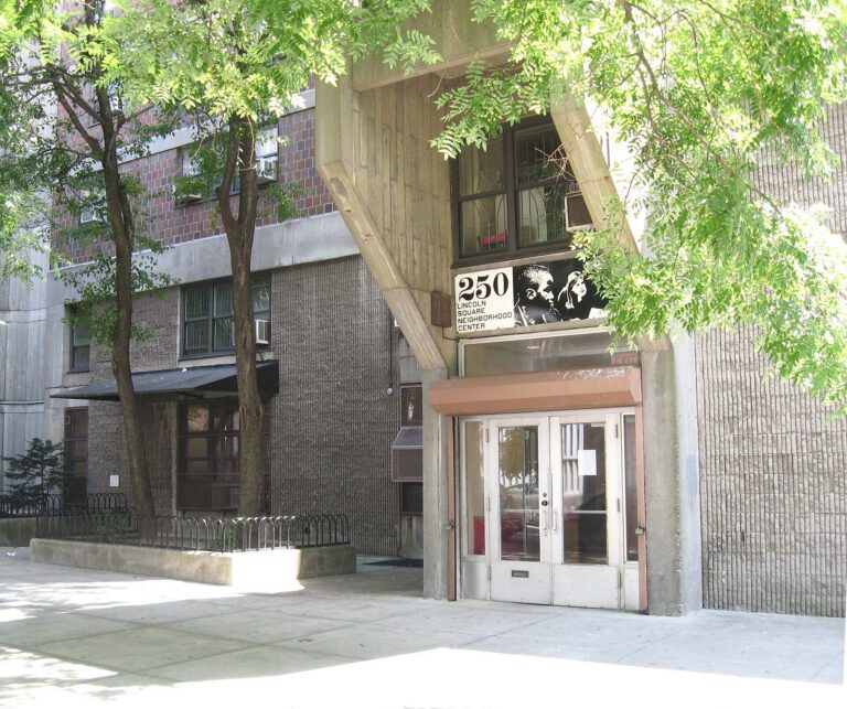 Lincoln Square (area photo) Lincoln Square (area photo)