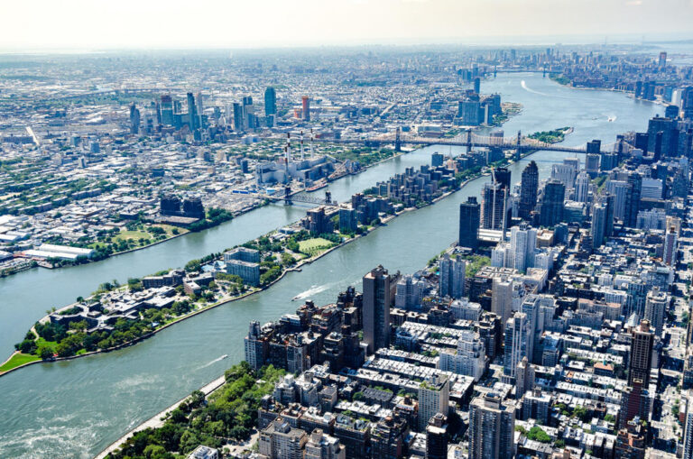 Roosevelt Island (area photo) Roosevelt Island (area photo)